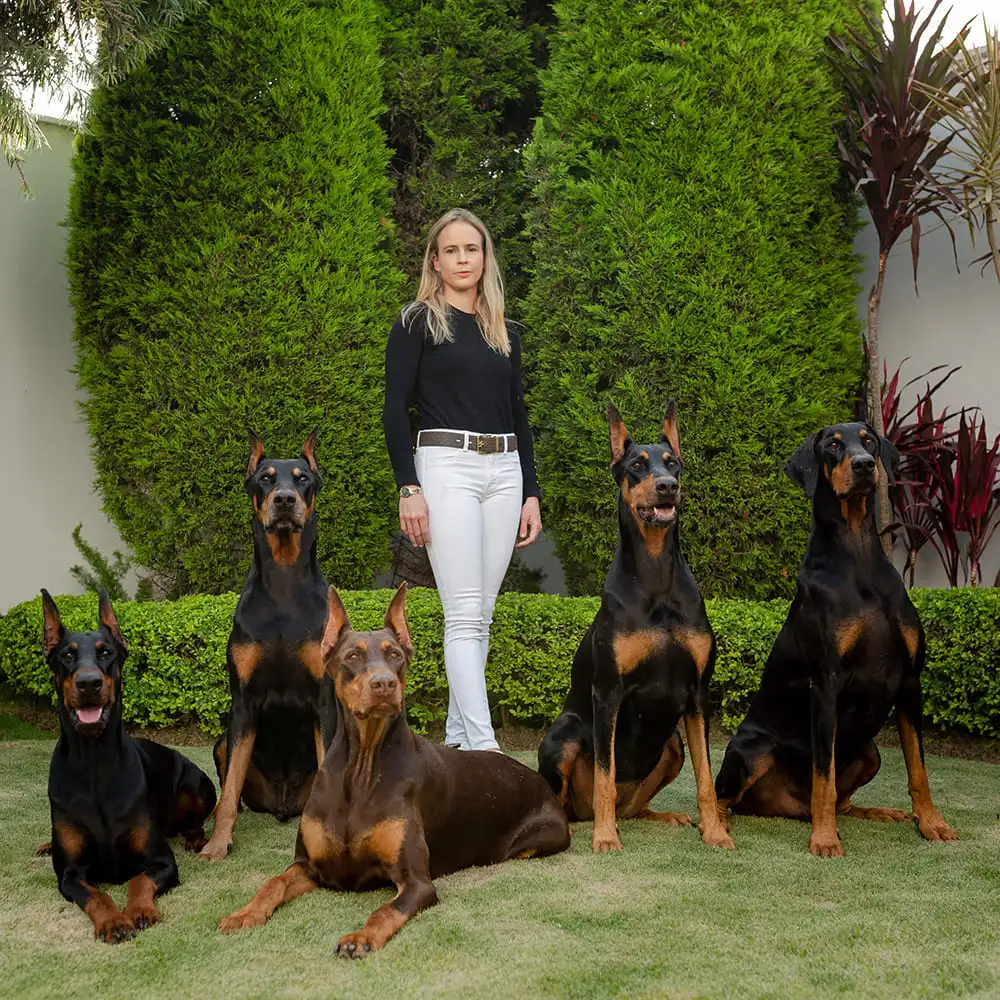 Leslie-Stark-educadora-canina-selva